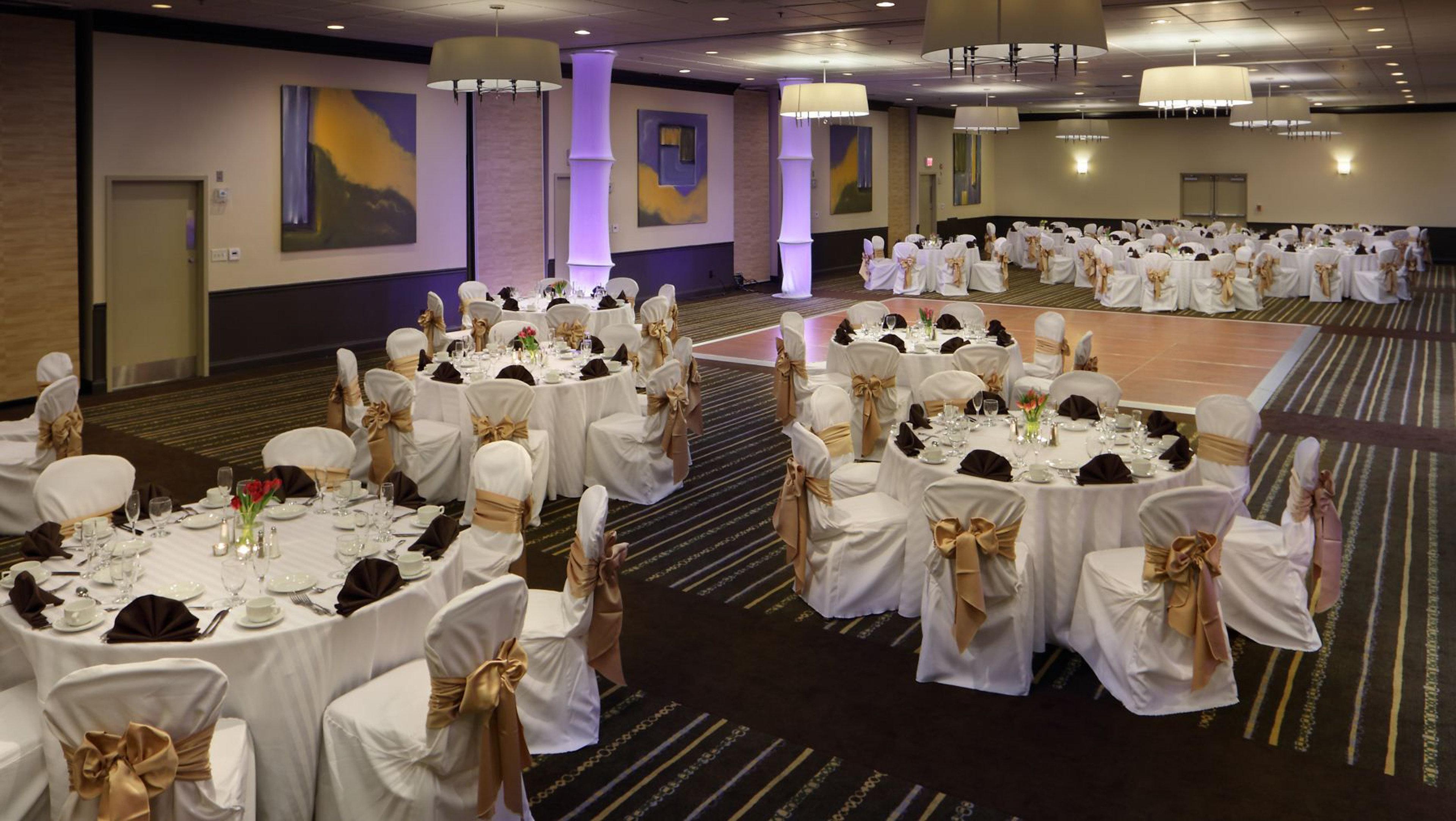 Holiday Inn Boston - Cambridge Area By Ihg Сомервилл Экстерьер фото