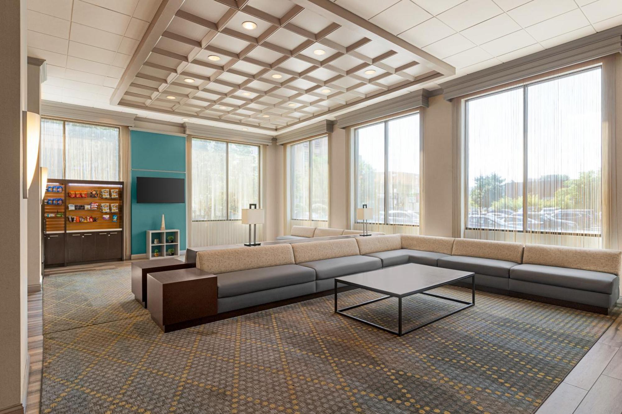 Holiday Inn Boston - Cambridge Area By Ihg Сомервилл Экстерьер фото