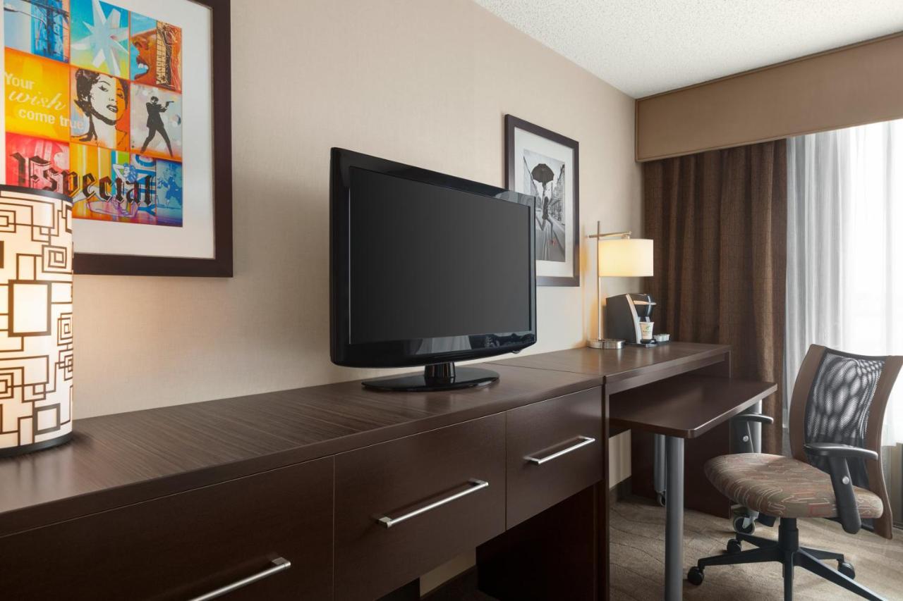 Holiday Inn Boston - Cambridge Area By Ihg Сомервилл Экстерьер фото
