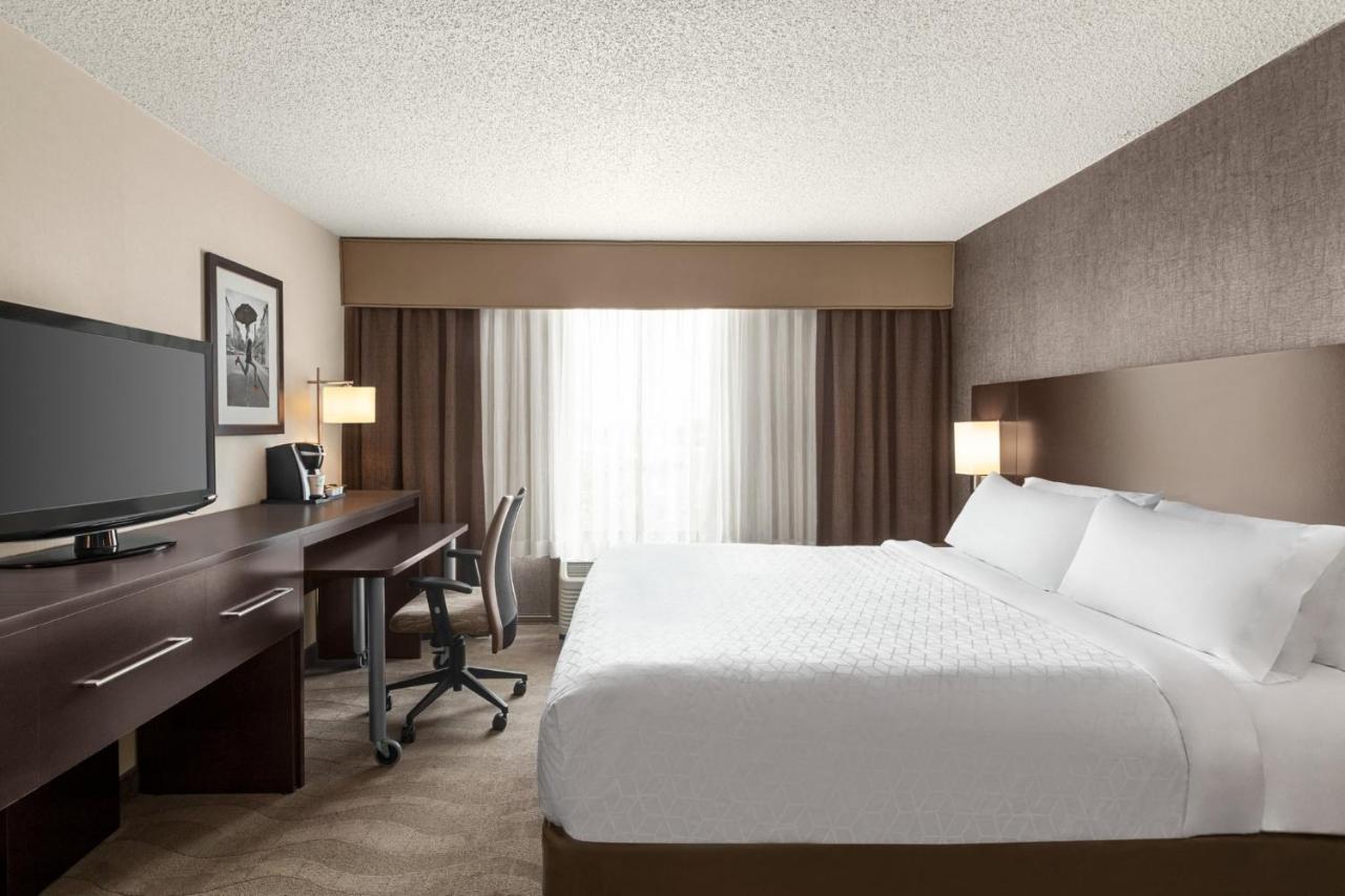 Holiday Inn Boston - Cambridge Area By Ihg Сомервилл Экстерьер фото