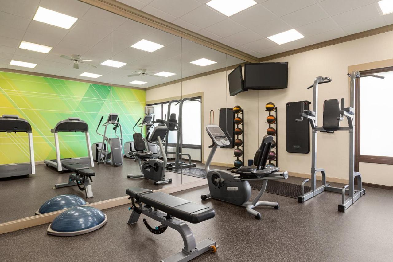 Holiday Inn Boston - Cambridge Area By Ihg Сомервилл Экстерьер фото