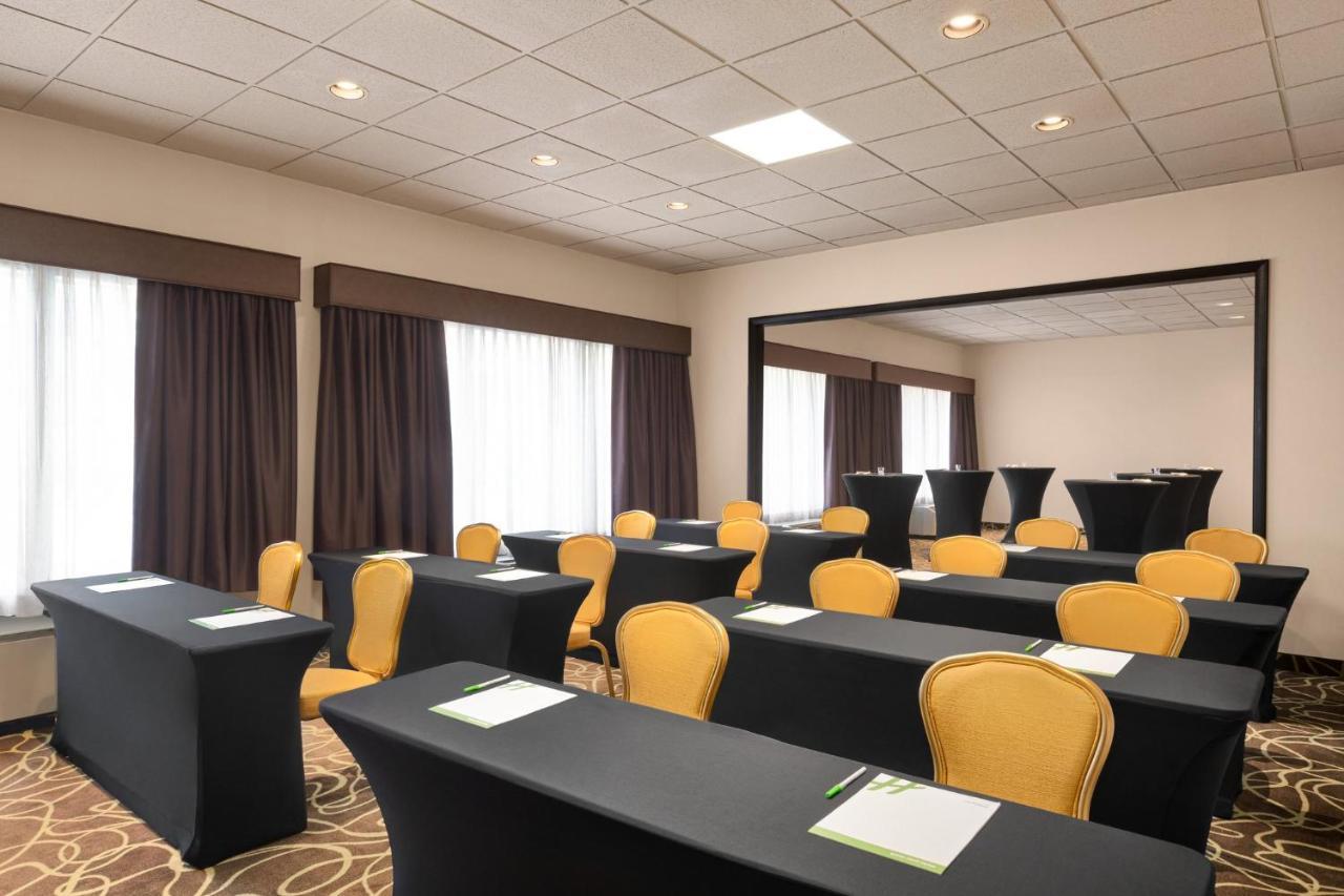 Holiday Inn Boston - Cambridge Area By Ihg Сомервилл Экстерьер фото