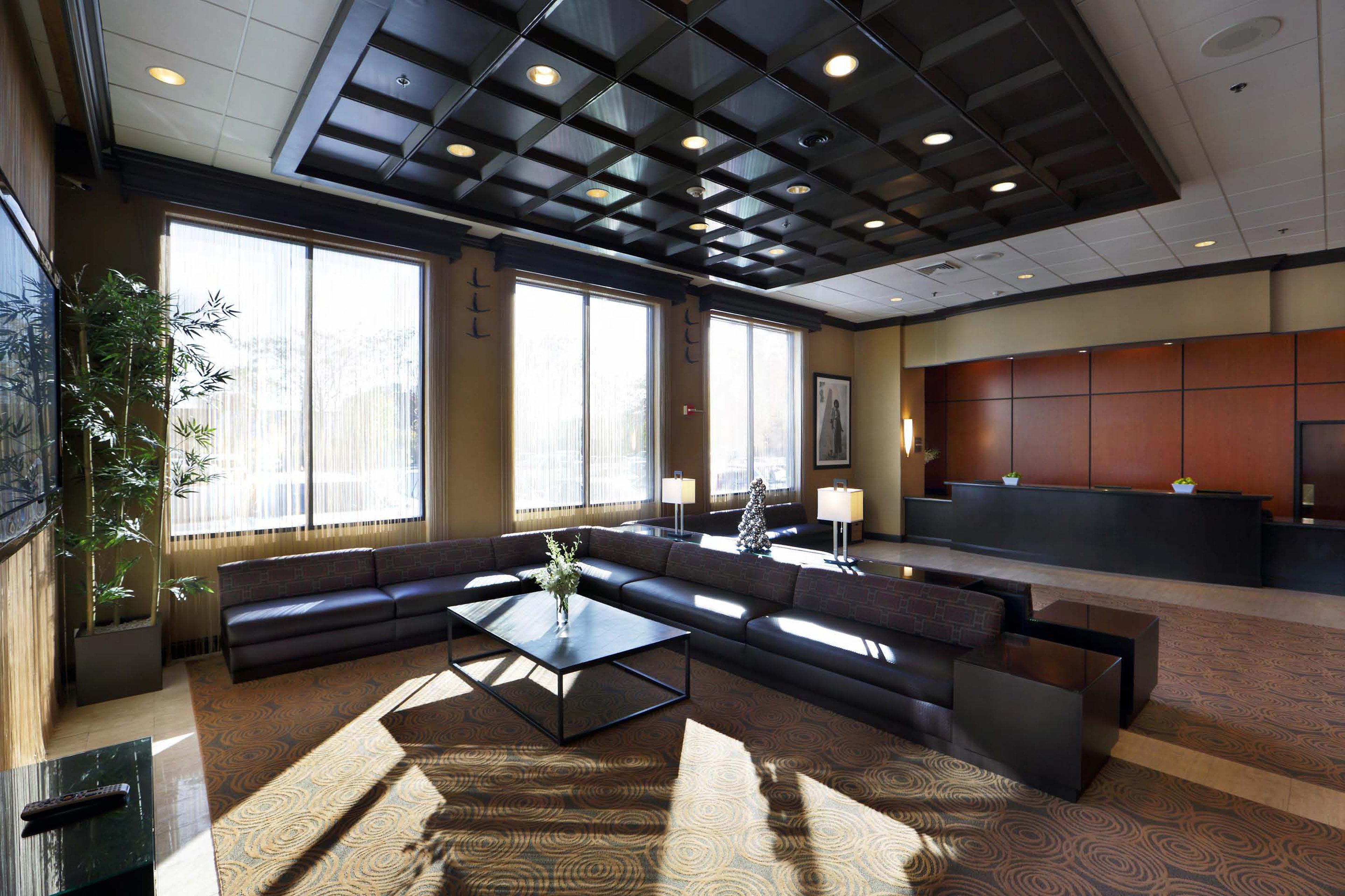 Holiday Inn Boston - Cambridge Area By Ihg Сомервилл Экстерьер фото